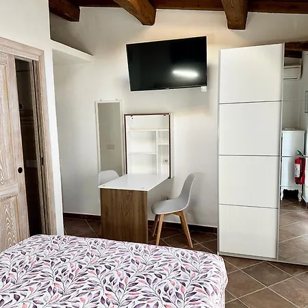 Monolocale Val Di Mela Апартаменты